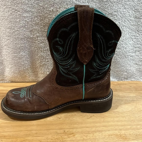 Ariat Dark Brown & Turquoise Leather & Suede Embroidered Short Boots 38 EU 8B US - Picture 5 of 13